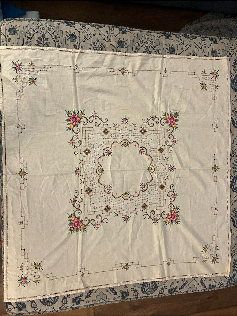 vintage cream Swedish folk embroidery 30x30 tablecloth dating from 1950-1960s
